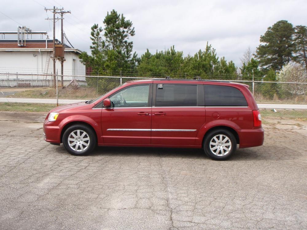 2014 BURGUNDY /TAN Chrysler Town & Country Touring (2C4RC1BG9ER) with an 3.6L V6 DOHC 24V engine, 6-Speed Automatic transmission, located at 2812 White Horse Road, Greenville, SC, 29611, (864) 269-1711, 34.808655, -82.434776 - Photo #1