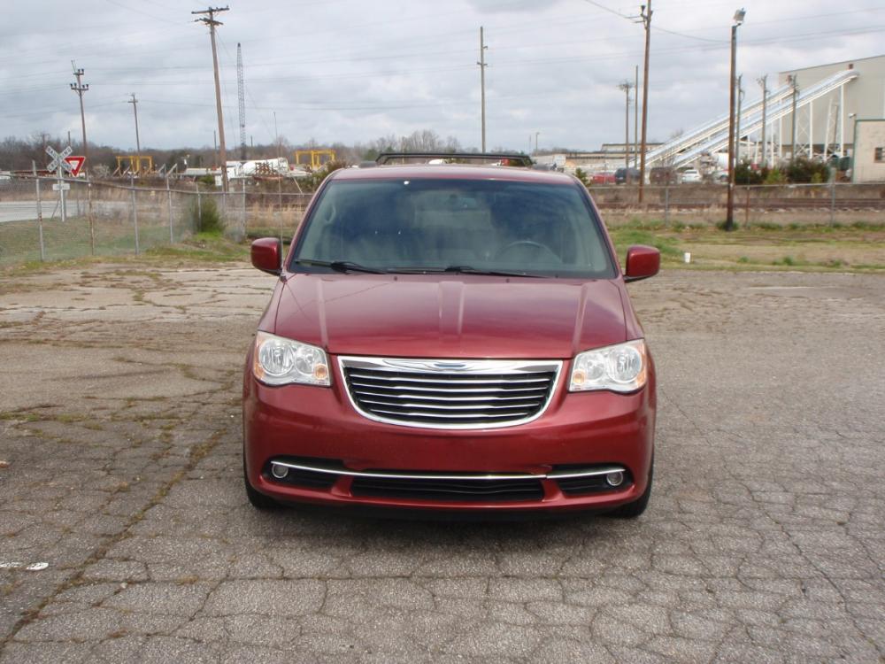 2014 BURGUNDY /TAN Chrysler Town & Country Touring (2C4RC1BG9ER) with an 3.6L V6 DOHC 24V engine, 6-Speed Automatic transmission, located at 2812 White Horse Road, Greenville, SC, 29611, (864) 269-1711, 34.808655, -82.434776 - Photo #2