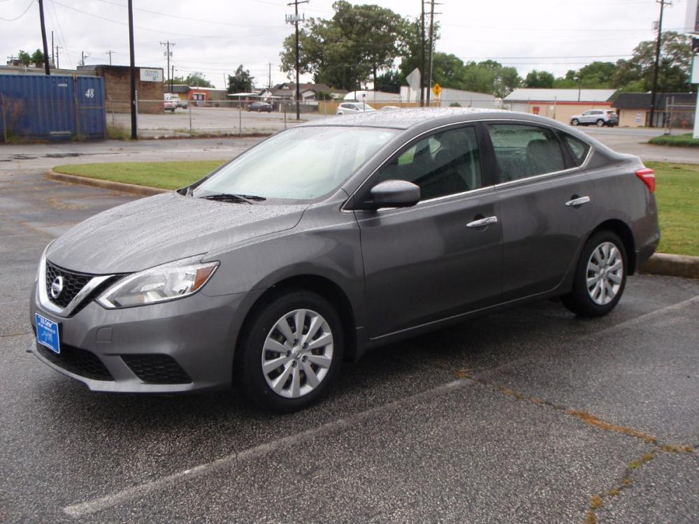 2017 Gray /BLACK Nissan Sentra S ( 3N1AB7AP6H) with an 1.8L L4 SFI DOHC 16V engine, AUTOMATIC transmission, located at 2812 White Horse Road, Greenville, SC, 29611, (864) 269-1711, 34.808655, -82.434776 - 1.8 LITER 4 CYLINDER,NEW SET OF TIRES, 16 INCH WHEELS,AIR CONDITION,DUAL AIR BAGS,FRONT SIDE AIR BAGS, SIDE HEAD CURTAIN AIRBAGS,BODY COLORED BUMPERS AND MIRRORS, CROME DOOR HANDLES,CRUISE CONTROL,AUTOMATIC HEADLIGHTS,FRONT MAP READING LAMPS,OVERHEAD SUNGLASS HOLDER,CENTER DOME LIGHT,USB/AUX OUTLETS - Photo #0