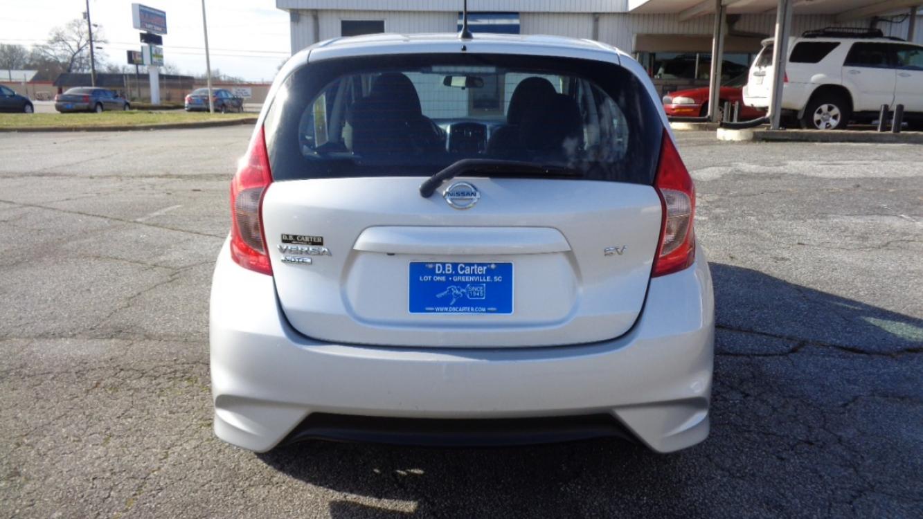 2017 SILVER /BLACK Nissan Versa Note SV (3N1CE2CP8HL) with an 1.6L L4 DOHC 16V engine, CVT transmission, located at 2812 White Horse Road, Greenville, SC, 29611, (864) 269-1711, 34.808655, -82.434776 - 1.6 LITER 4 CYLINDER ENGINE,15 INCH WHEELS,ANTI LOCK BRAKES,ANTI THEFT SYSTEM,TILT STEERING,A/C,DUAL AIRBAGS,FRONT SIDE AIRBAGS,BODY COLOR BUMPERS,MIRRORS,AND DOOR HANDLES,CRUISE CONTROL,USB/AUX OUTLET,VANITY MIRRORS,TRACTION CONTROL,POWER MIRRORS AND DOOR LOCKS,REAR WIPER/WASHER,REAR DEFOGGER,MULTI - Photo #4