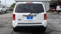 2013 WHITE /GRAY Honda Pilot EX-L 2WD 5-Spd AT (5FNYF3H53DB) with an 3.5L V6 SOHC 24V engine, 5-Speed Automatic transmission, located at 2812 White Horse Road, Greenville, SC, 29611, (864) 269-1711, 34.808655, -82.434776 - 3.5L V6 ENGINE,ALLOY WHEELS,ANTI LOCK BRAKES,ANTI THEFT SYSTEM,TILT/REACH STEERING,A/C, 2 ZONE A/C CLIMATE CONTROL,DUAL A/C,DUAL AIRBAGS,FRONT/REAR SIDE AIRBAGS,BODY COLOR BUMPERS,MIRRORS,AND DOOR HANDLES,CRUISE CONTROL,AUTOMATIC HEADLIGHTS,FOG LIGHTS,USB/AUX OUTLET,LIT VANITY MIRRORS,TRACTION CONTR - Photo #4