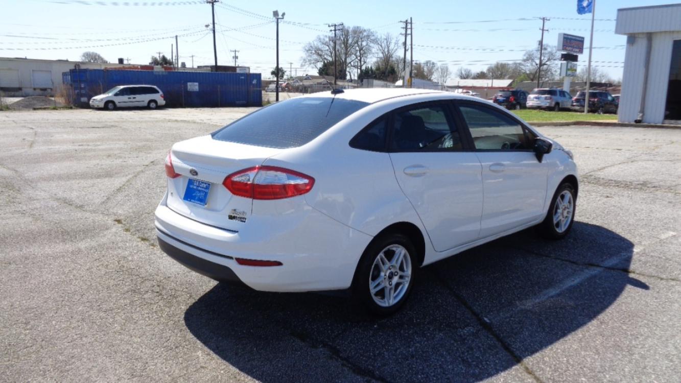 2017 WHITE /TAN Ford Fiesta SE Sedan (3FADP4BJ1HM) with an 1.6L L4 DOHC 16V engine, AUTOMATIC transmission, located at 2812 White Horse Road, Greenville, SC, 29611, (864) 269-1711, 34.808655, -82.434776 - Photo #3
