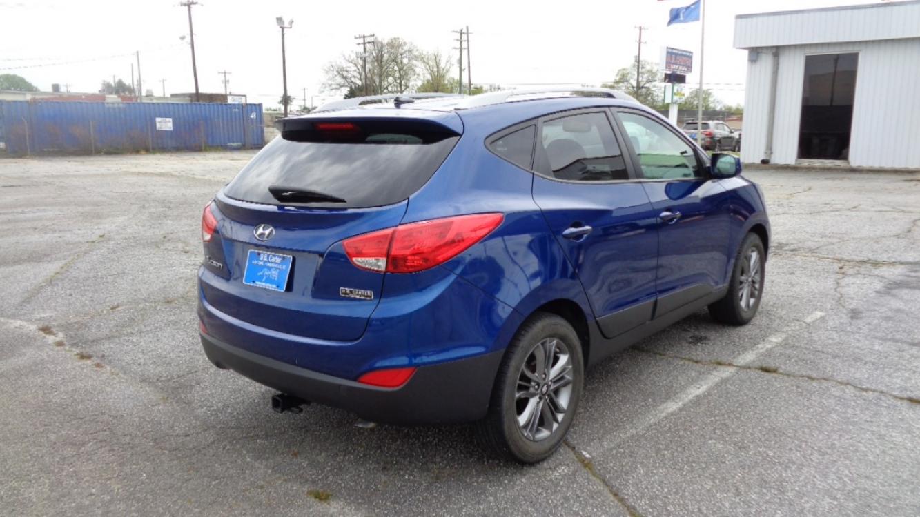 2014 BLUE /TAN Hyundai Tucson GLS 2WD (KM8JU3AG0EU) with an 2.4L L4 DOHC 16V engine, 6-Speed Automatic transmission, located at 2812 White Horse Road, Greenville, SC, 29611, (864) 269-1711, 34.808655, -82.434776 - 3.4 LITER 4 CYLINDER ENGINE,17 INC HALLOY WHEELS,TILT/REECH STEERING.A/C,DUAL AIRBAGS,SIDE AIRBAGS,BODY COLOR BUMPERS,MIRRORS,AND DOOR HANDLES,CRUISE CONTROL,FOG LIGHTS,AUTOMATIC HEADLIGHTS,LEATHER SEATS,HEATED SEATS,USB/AUX OUTLET,LIT VANITY MIRRORS,TRACTION CONTROL,POWER MIRRORS,WINDOWS AND DOOR L - Photo #3