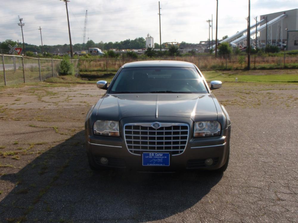 2010 GRAY /CHARCOAL Chrysler 300 TOURING (2C3CA5CV0AH) with an 6 engine, Automatic transmission, located at 2812 White Horse Road, Greenville, SC, 29611, (864) 269-1711, 34.808655, -82.434776 - Photo #2